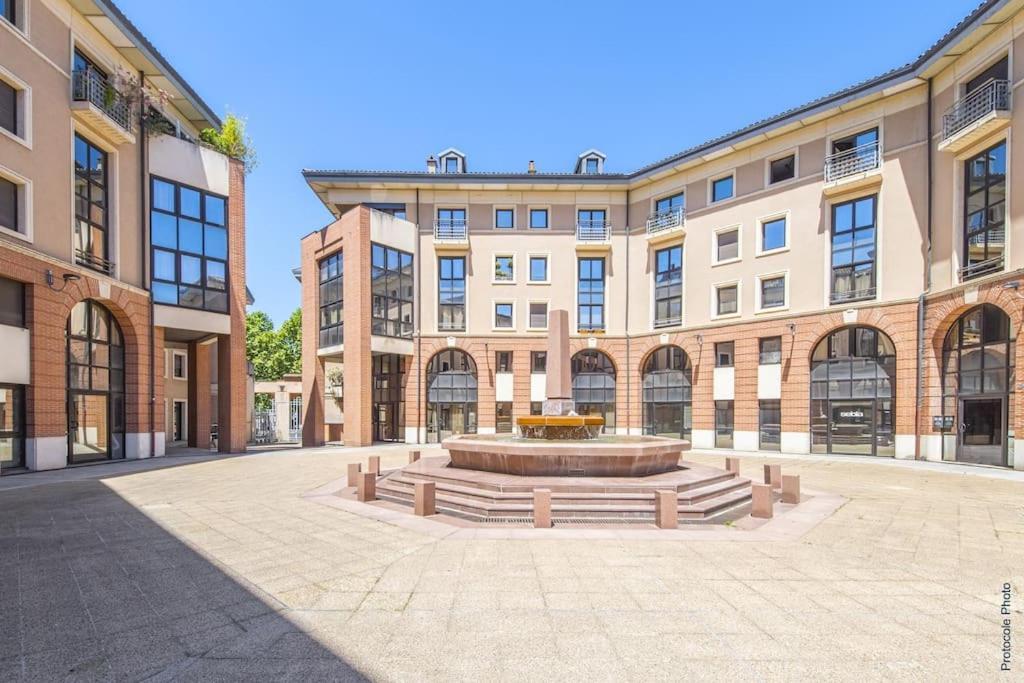 Nocnoc - Le Pargamin - Large Duplex Place Saint-Pierre Тулуза Экстерьер фото