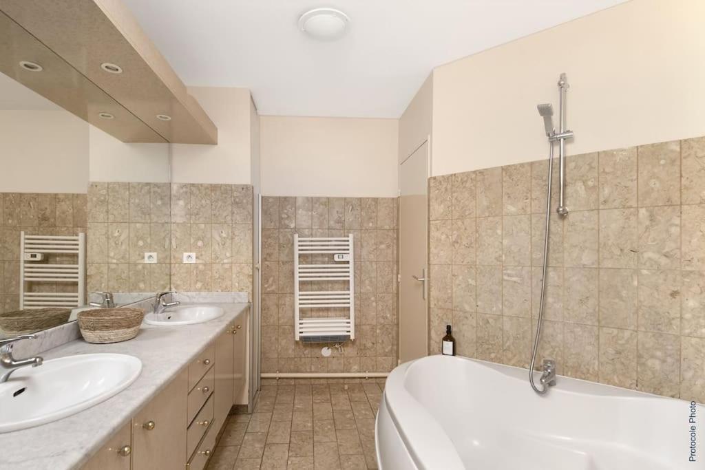 Nocnoc - Le Pargamin - Large Duplex Place Saint-Pierre Тулуза Экстерьер фото